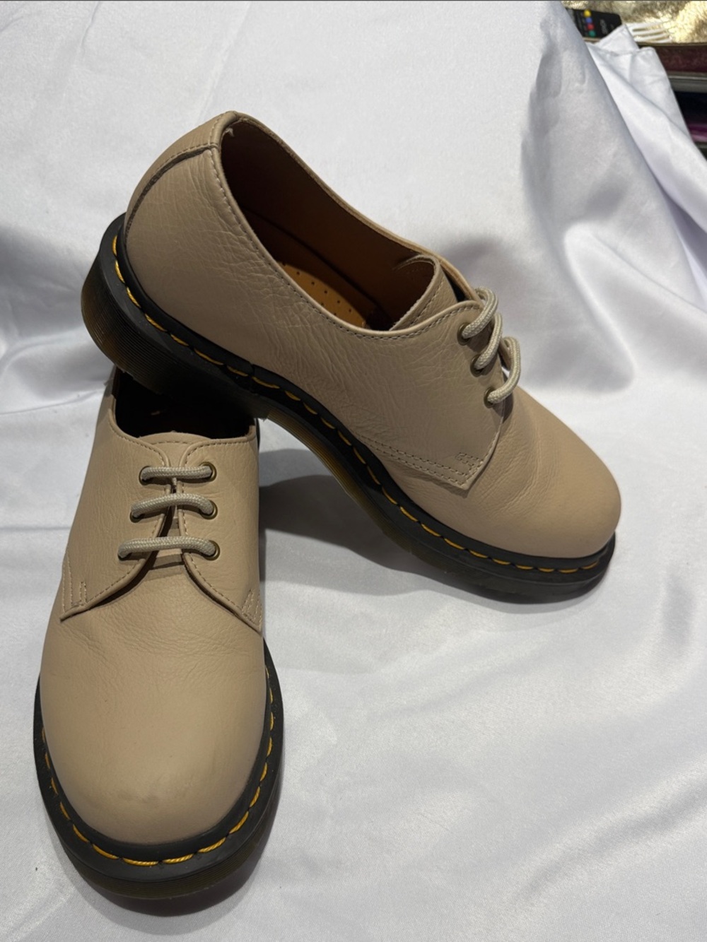 Dr. Martens  1461 Beige Virginia Leather Lace-Up Oxfords size 8